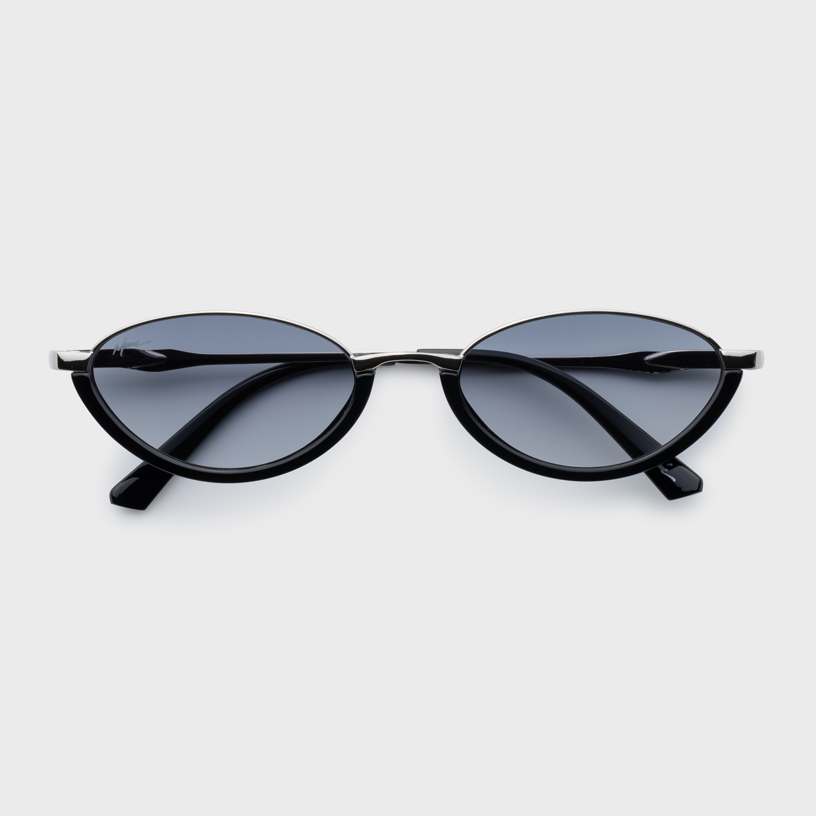 Feature Black Silver