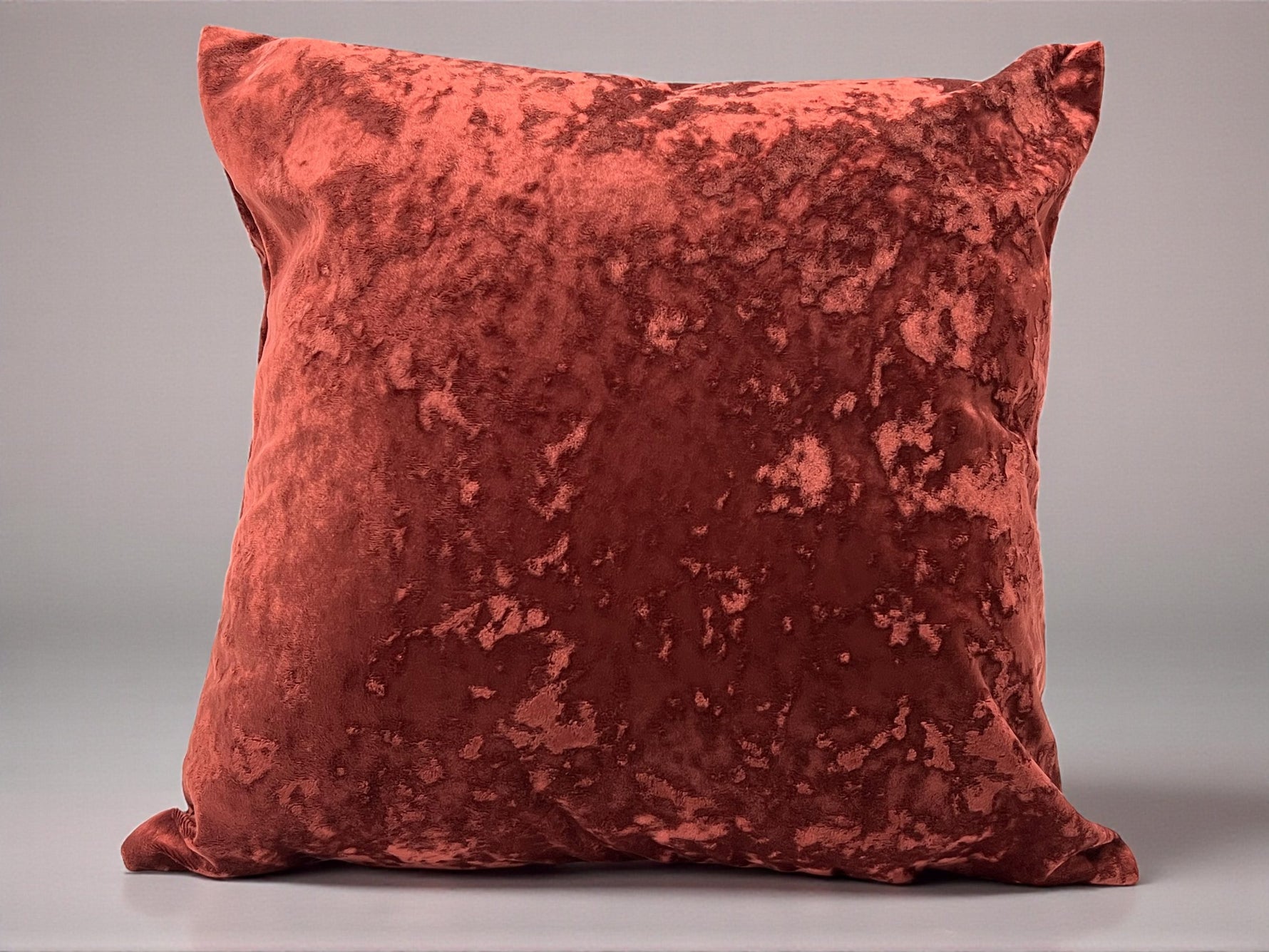 Ukrasna jastučnica 45x45cm shiny bordo