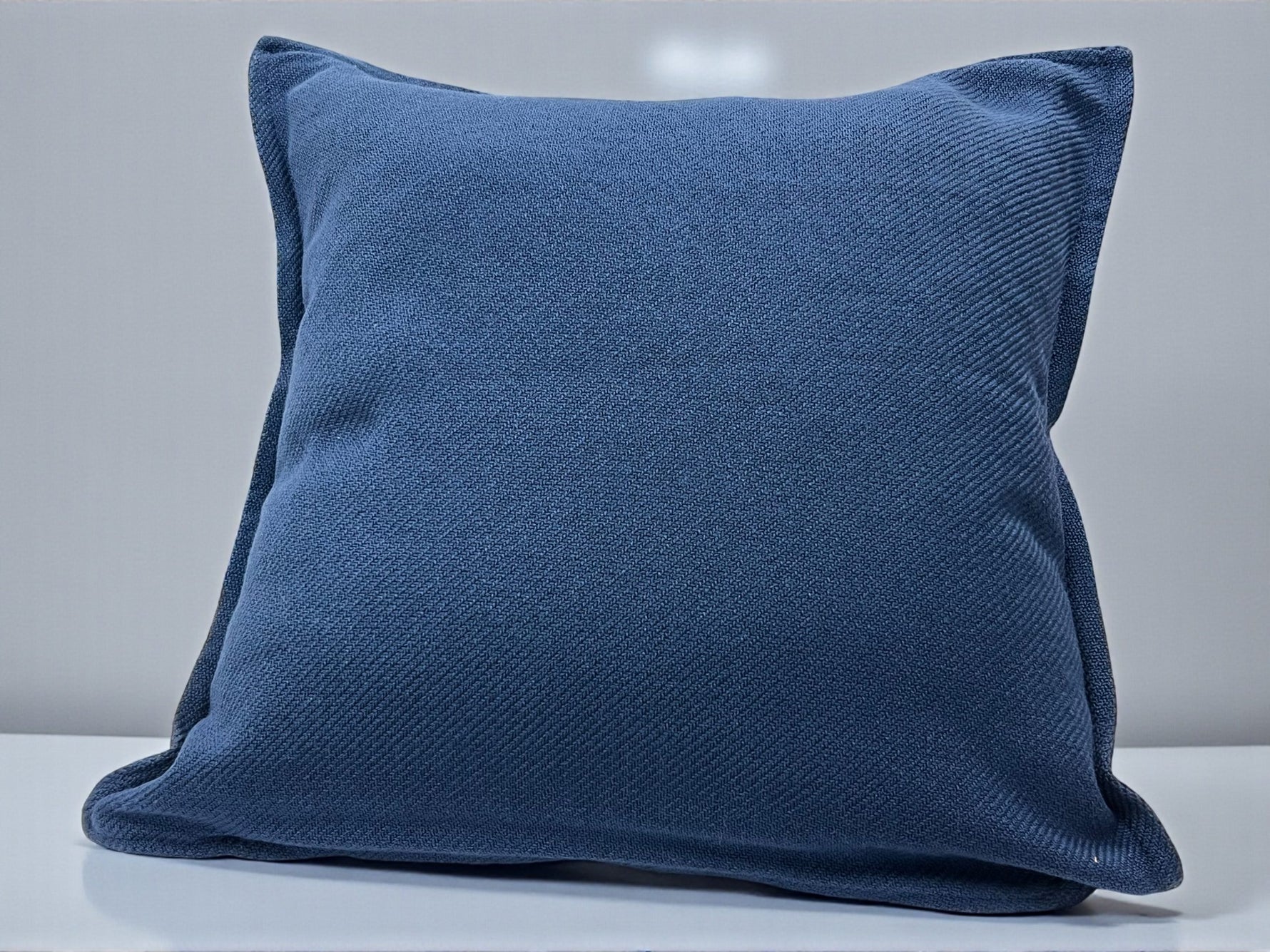 Ukrasna jastučnica 50x50cm dark blue