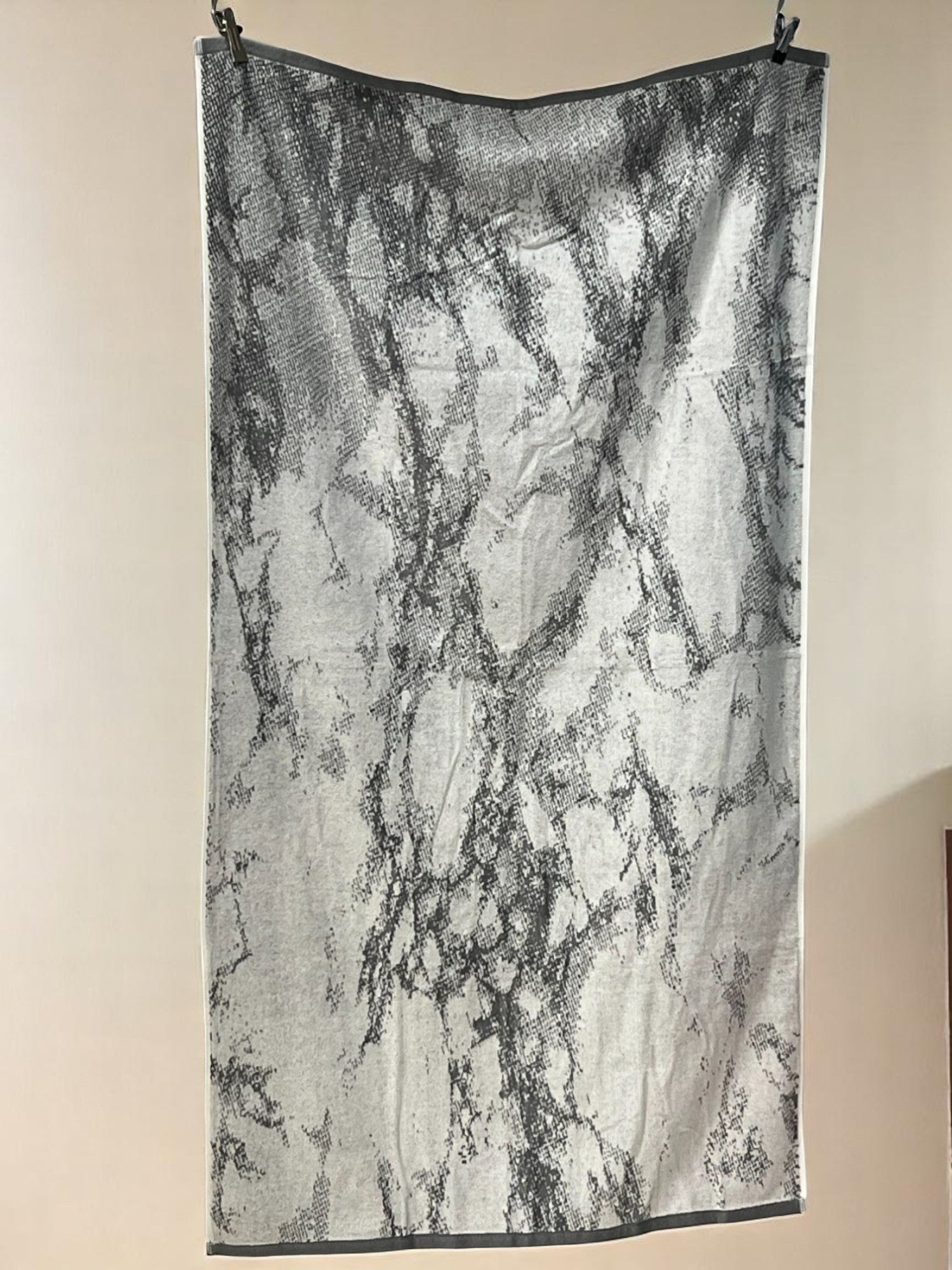 Peškir od 100% pamuka – 140x70 cm A44 Siva boja