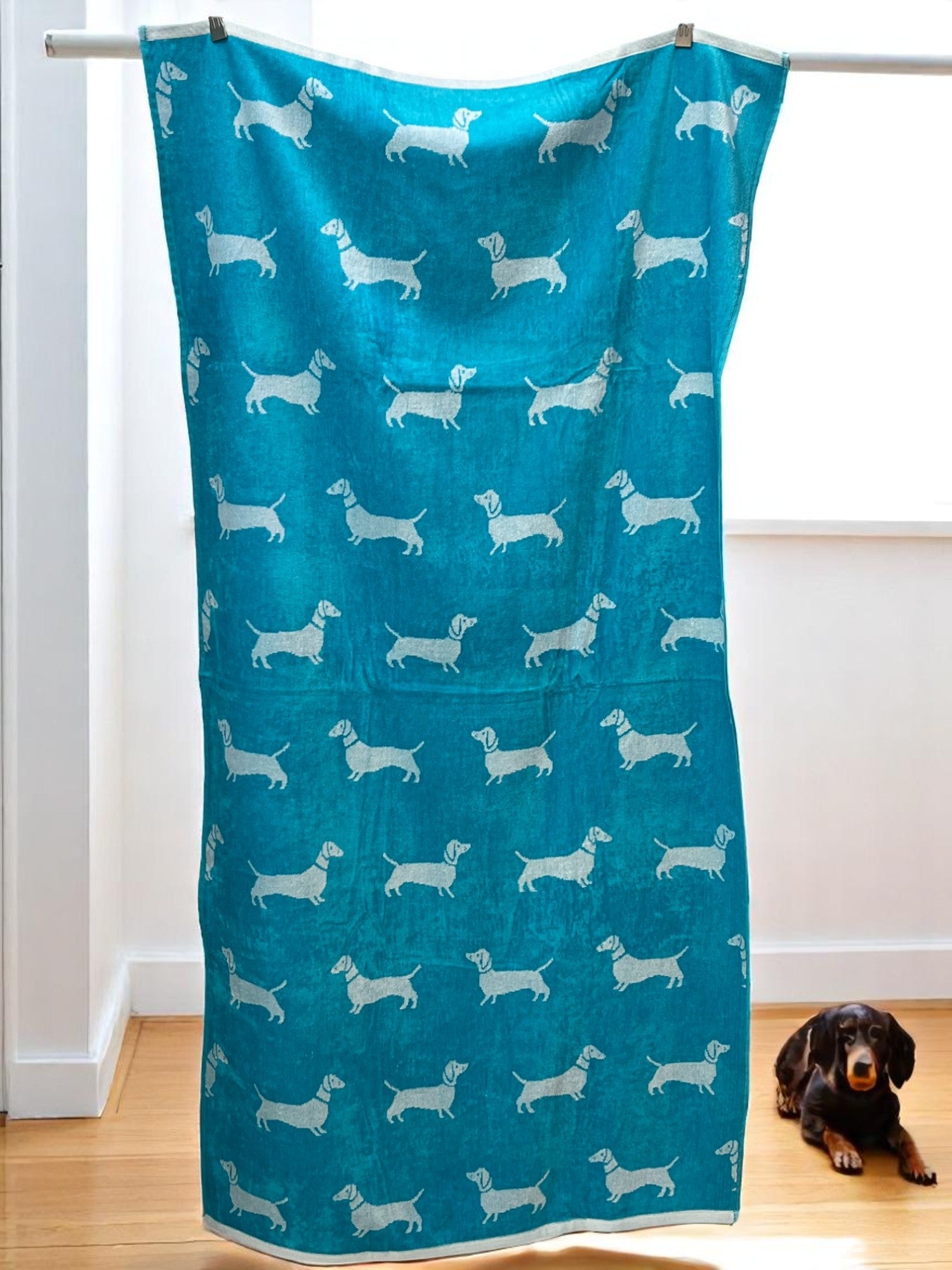 Plažni peškir "Blue Dachshund" 160x83 cm – 100% pamuk A11