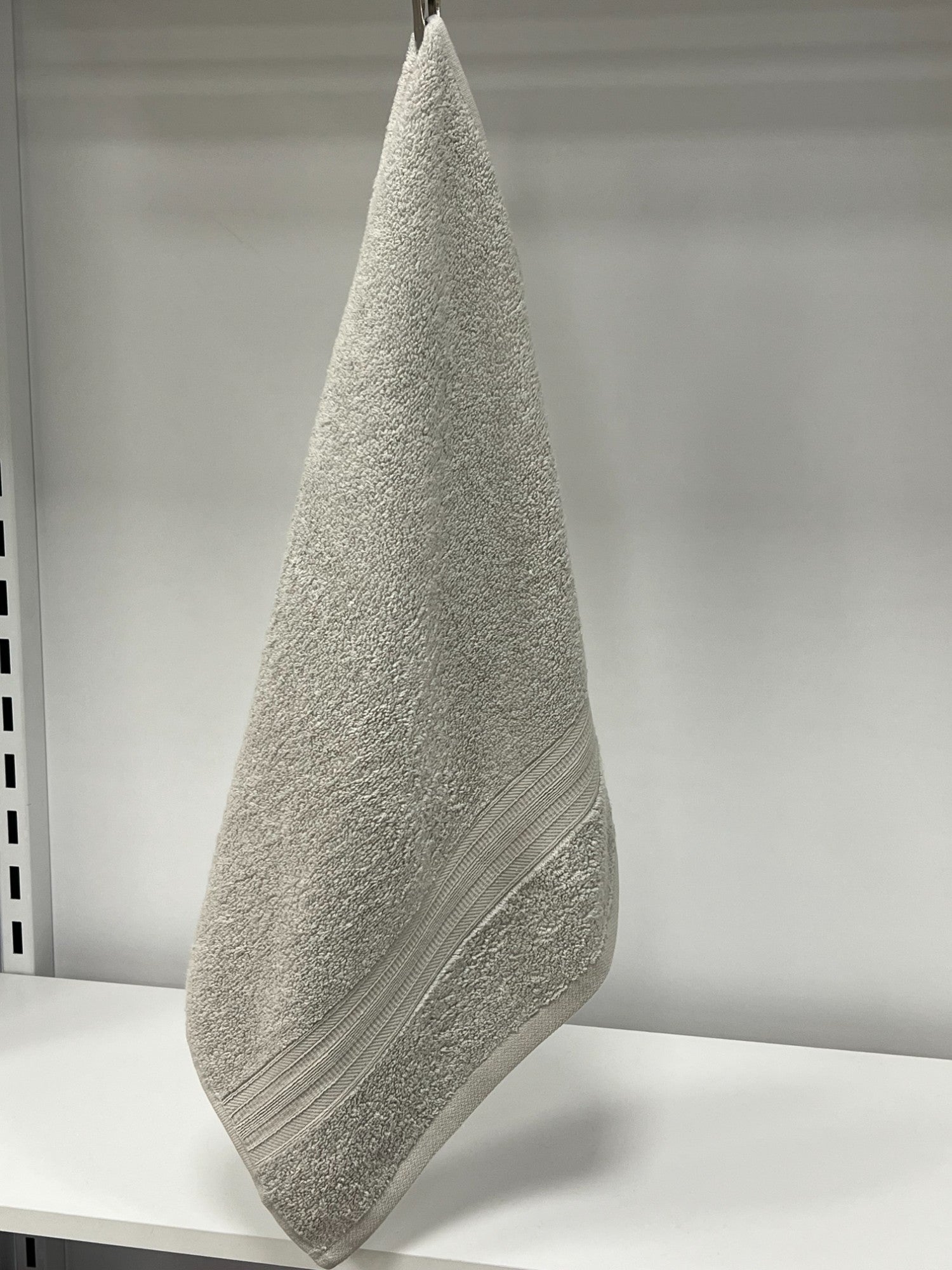 Peškir Stock 50x100cm S50 Dezen Siva boja