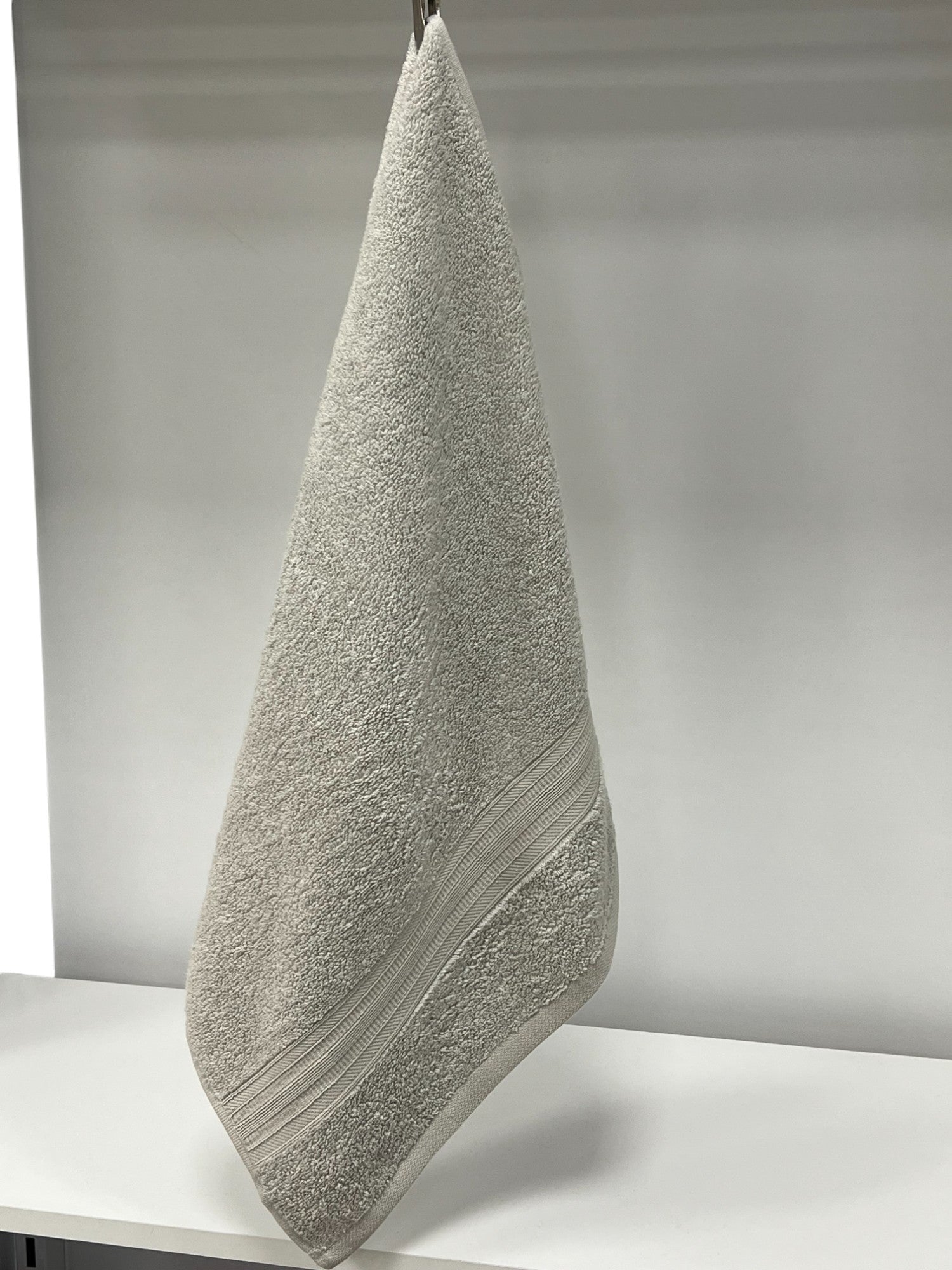 Peškir Stock 50x90cm S52 Dezen Svetlo siva boja