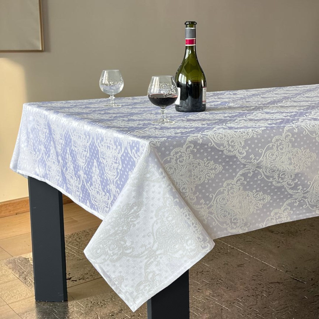 Stolnjak " Damast " - 150x220cm  dezen E17