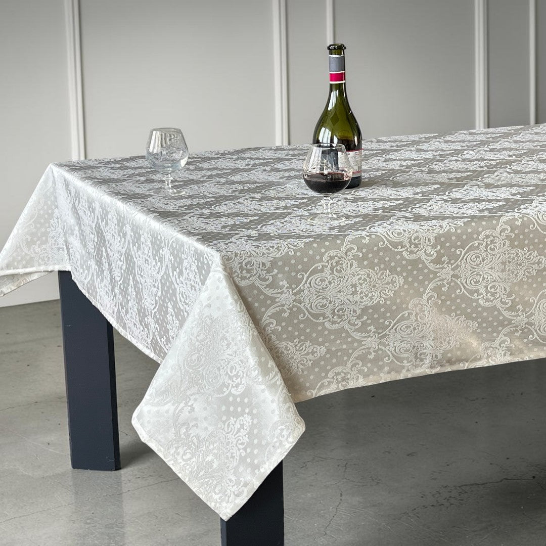 Stolnjak " Damast " - 150x220cm  dezen E19