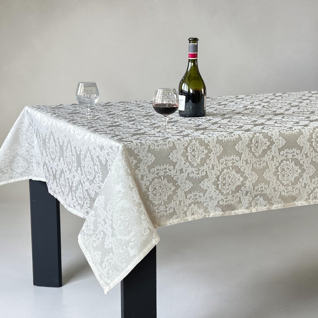 Stolnjak " Damast " - 150x220cm  dezen E20