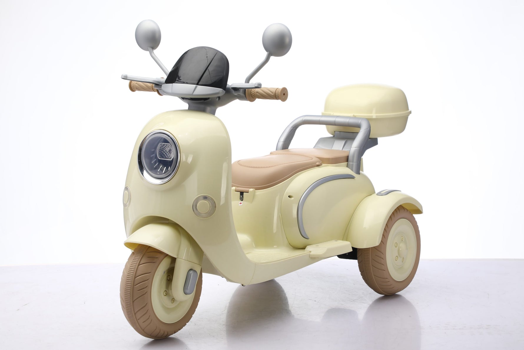 151  Dečiji motor na akumulator bež