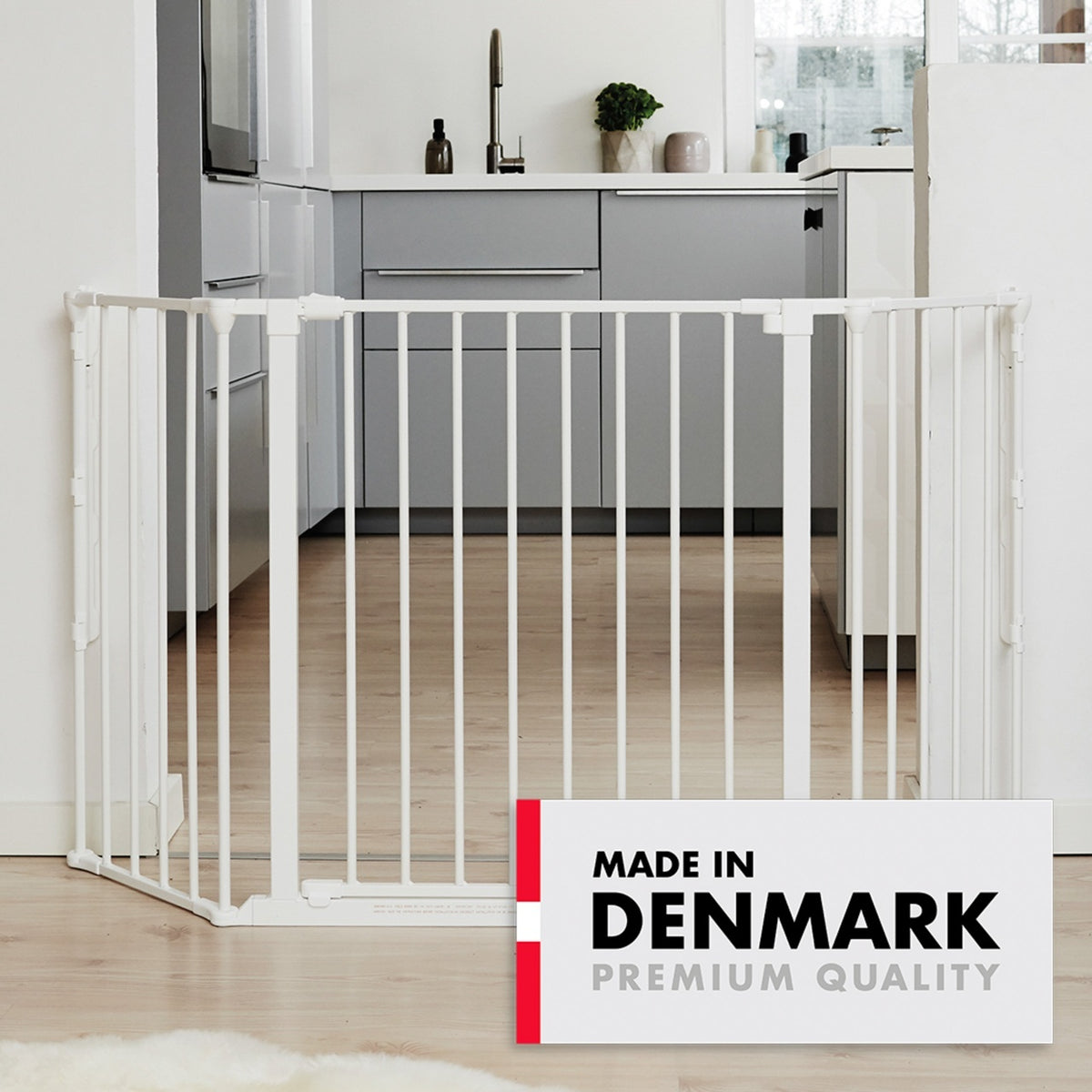 BabyDan Flex M sigurnosna ogradica 90–146 cm bela, zidna montaža