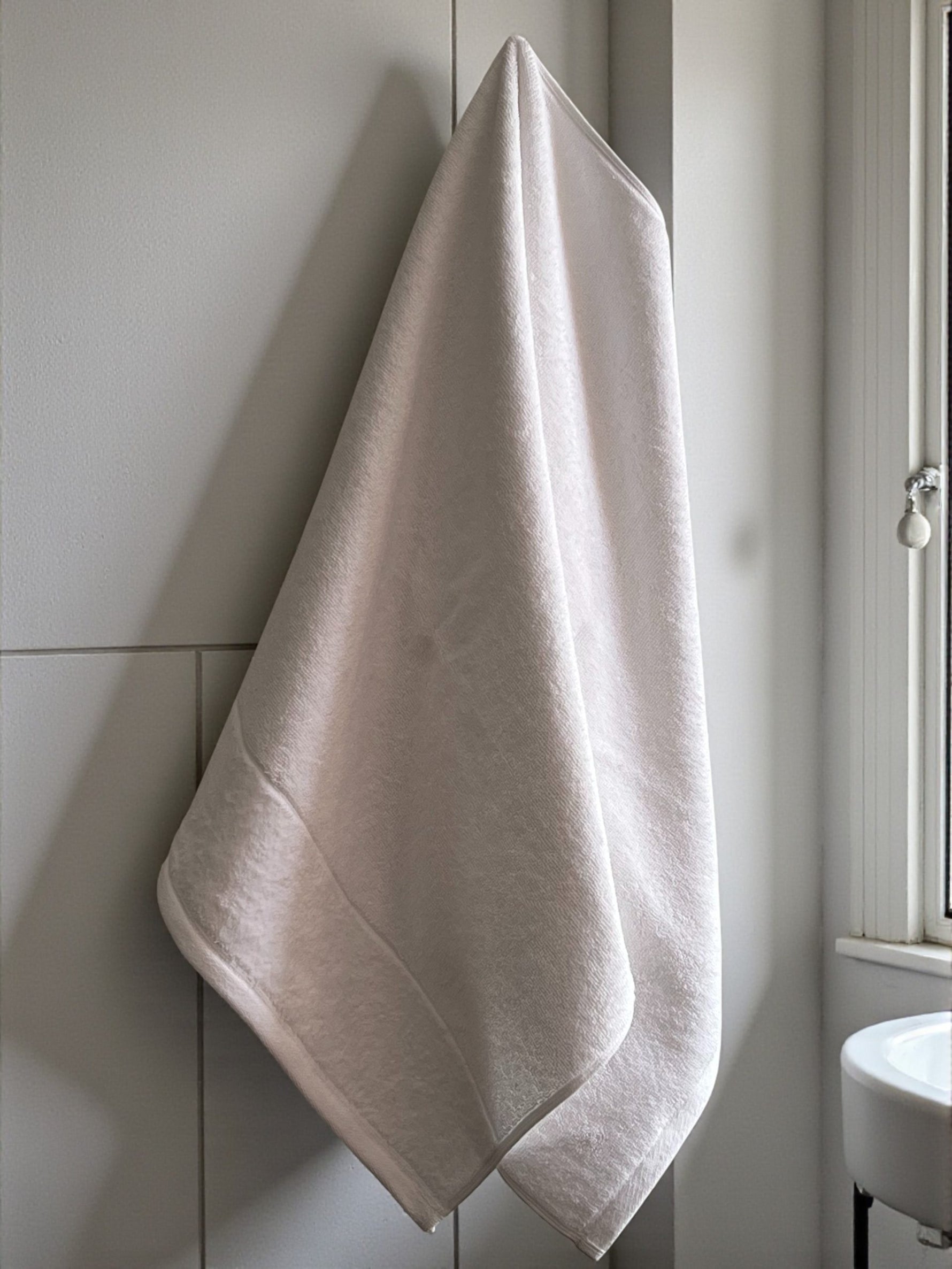 Velur Peškir 50×100 cm – Luksuzni Pamuk sa Pliš Efektom Bela boja