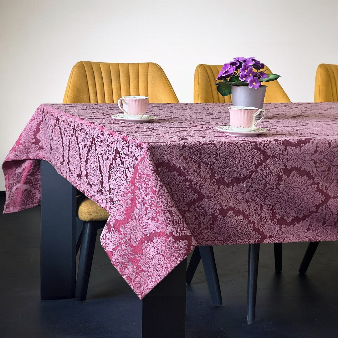 Stolnjak " Damast " - 150x160cm  dezen E12