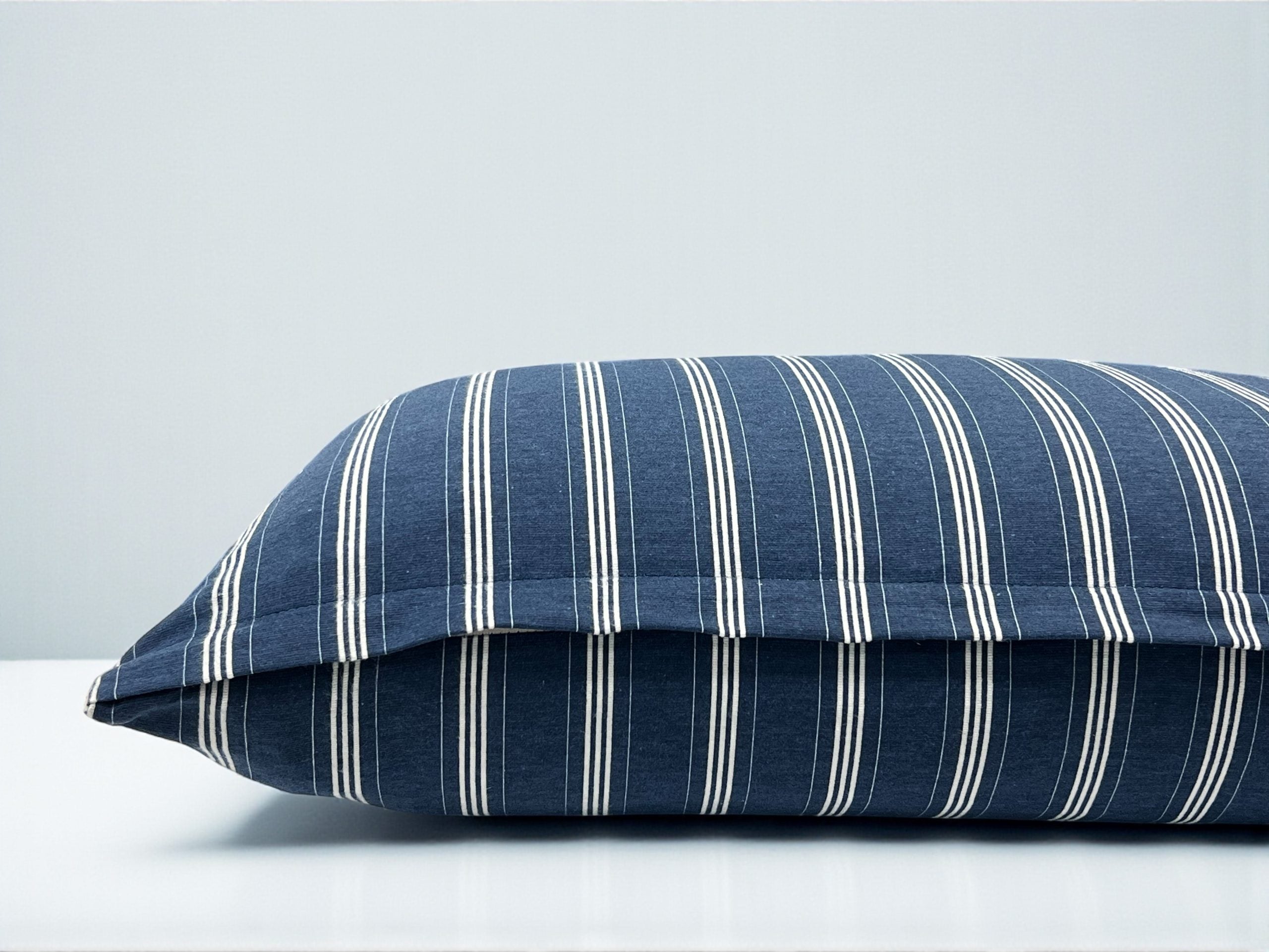 Jastucnica Flanel 40x60cm Teget/bela linija