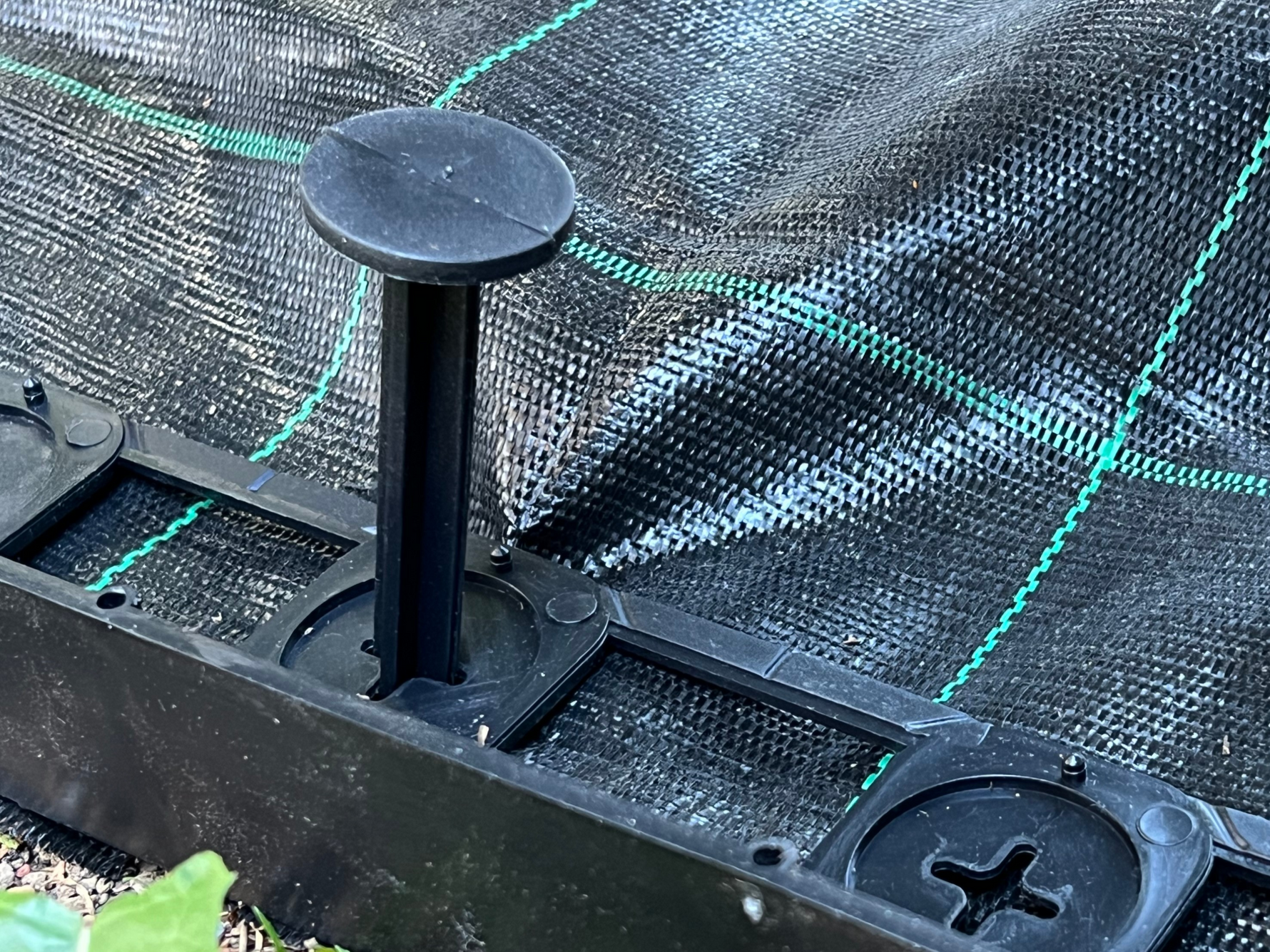 Klinovi za agrotekstil 20 cm – za mreže