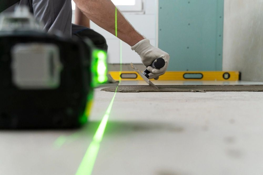 Laserski nivelir 4D sa zelenim laserom, 360°, 16 linija