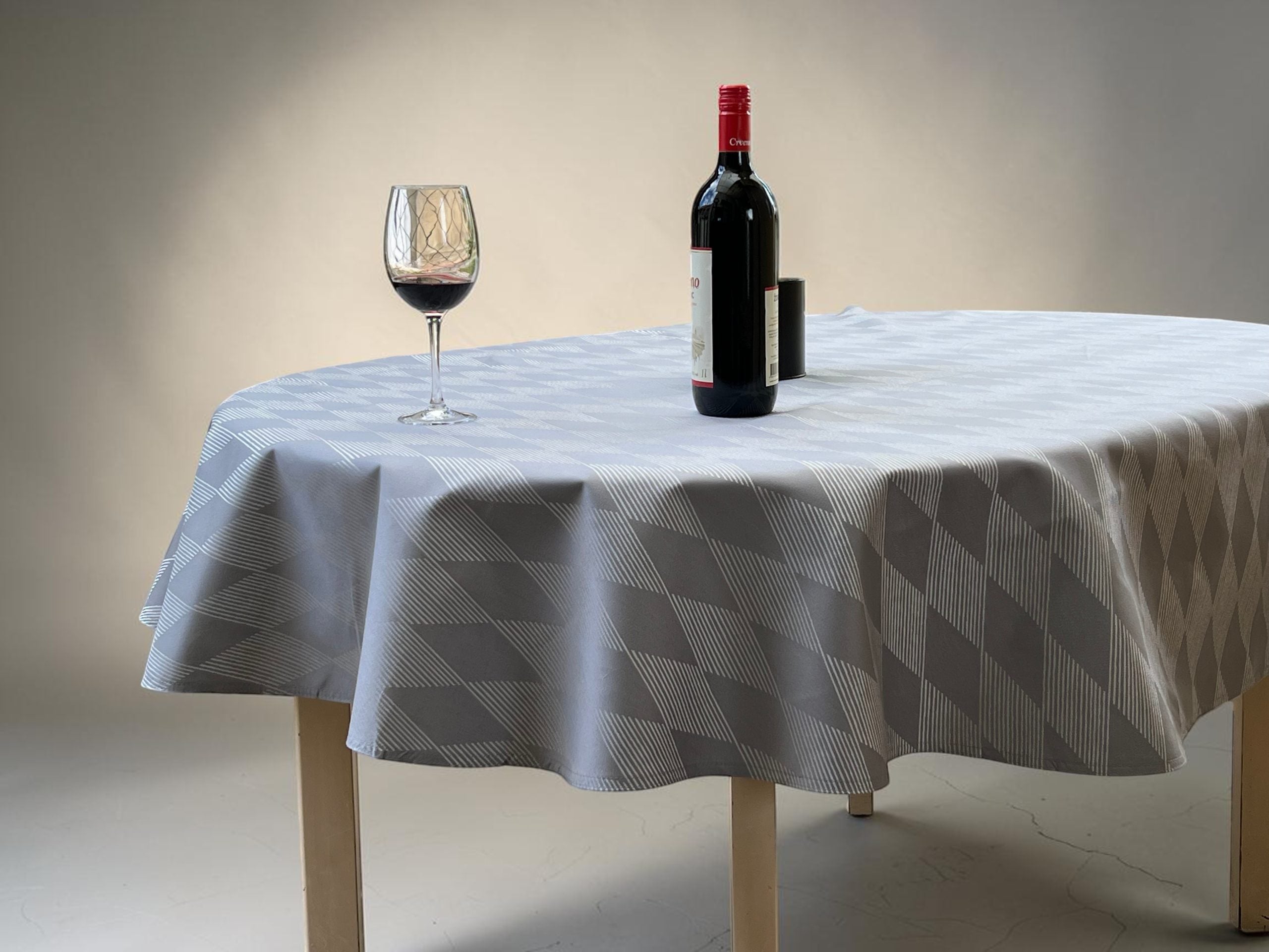Stolnjak Ovalni 160x220cm Grey Romboid